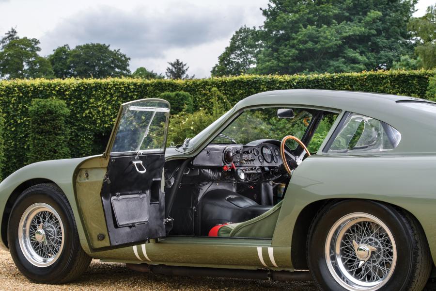 Детали экстерьера Aston Martin Project 215 (DP215/1) 1963 года  (фото 11 из 45)